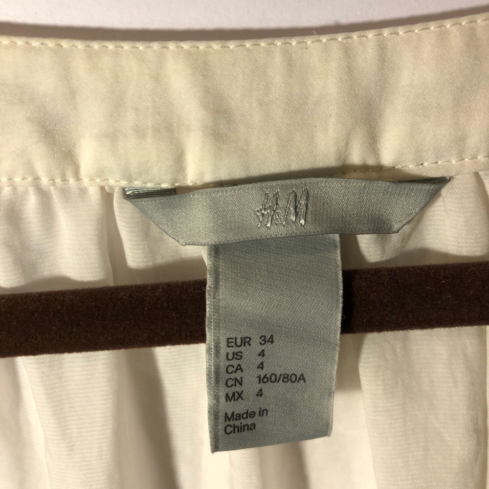 H&M Blouse - Picture 3 of 5